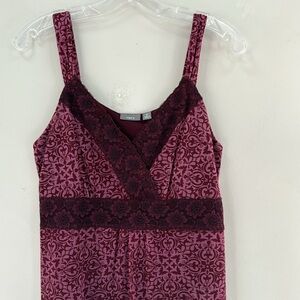 LIKE NEW Apt. 9 Plum 2-Tone Printed Lace V-Neck and Accent- Lined Tank- Size M